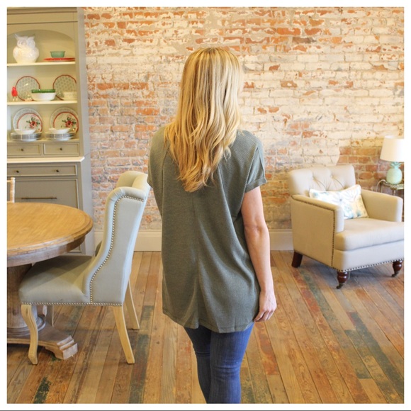 ❗️SALE❗️ Soft green waffle knit tunic - Picture 2 of 2